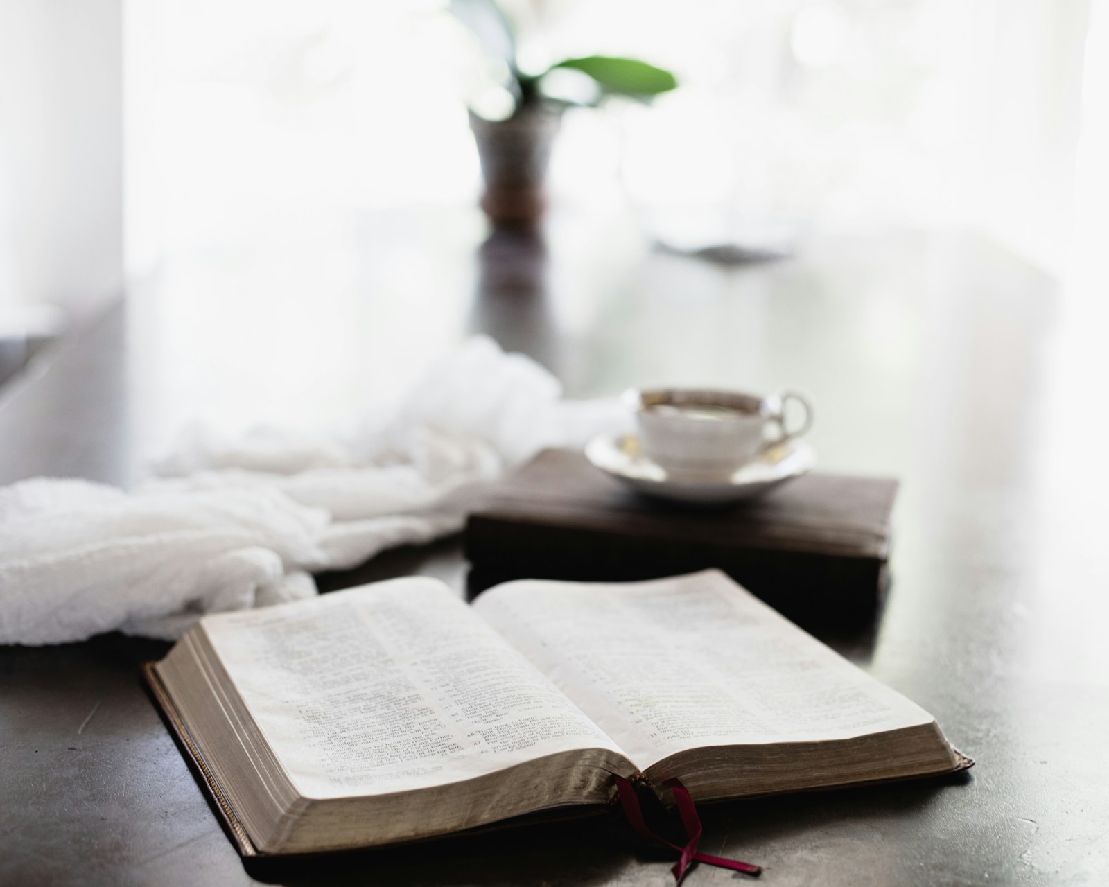 Free Christian Apps iPhone Comparison: The Honest Four-App Stack